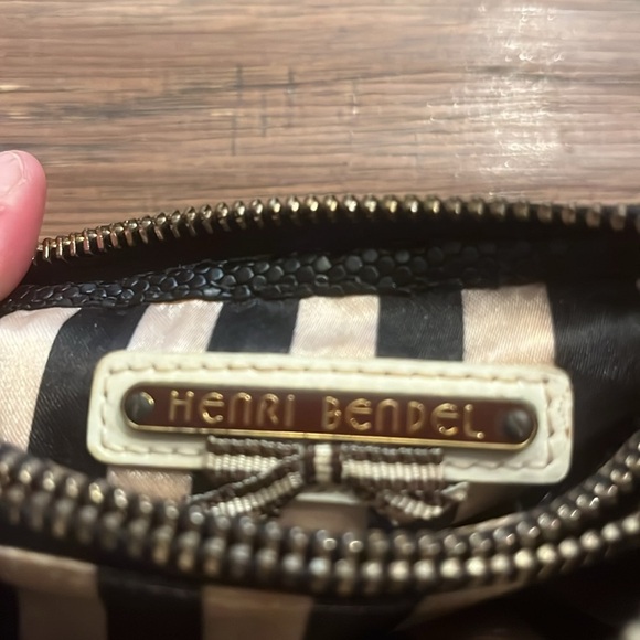 Henri Bendel Black Satin Pleated Small Coin Purse - Picture 3 of 7